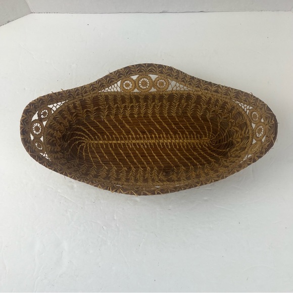 Fine woven vintage hand-made pine needle oval lace basket-Folk Art - Picture 14 of 15